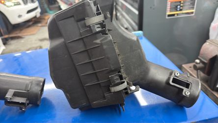 Infiniti G35/G37 air boxes