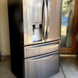 LG FRENCH 4 DOOR COUNTER DEPTH REFRIGERATOR