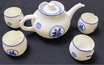 Hand painted traditional Tang costume ceramic teapot set