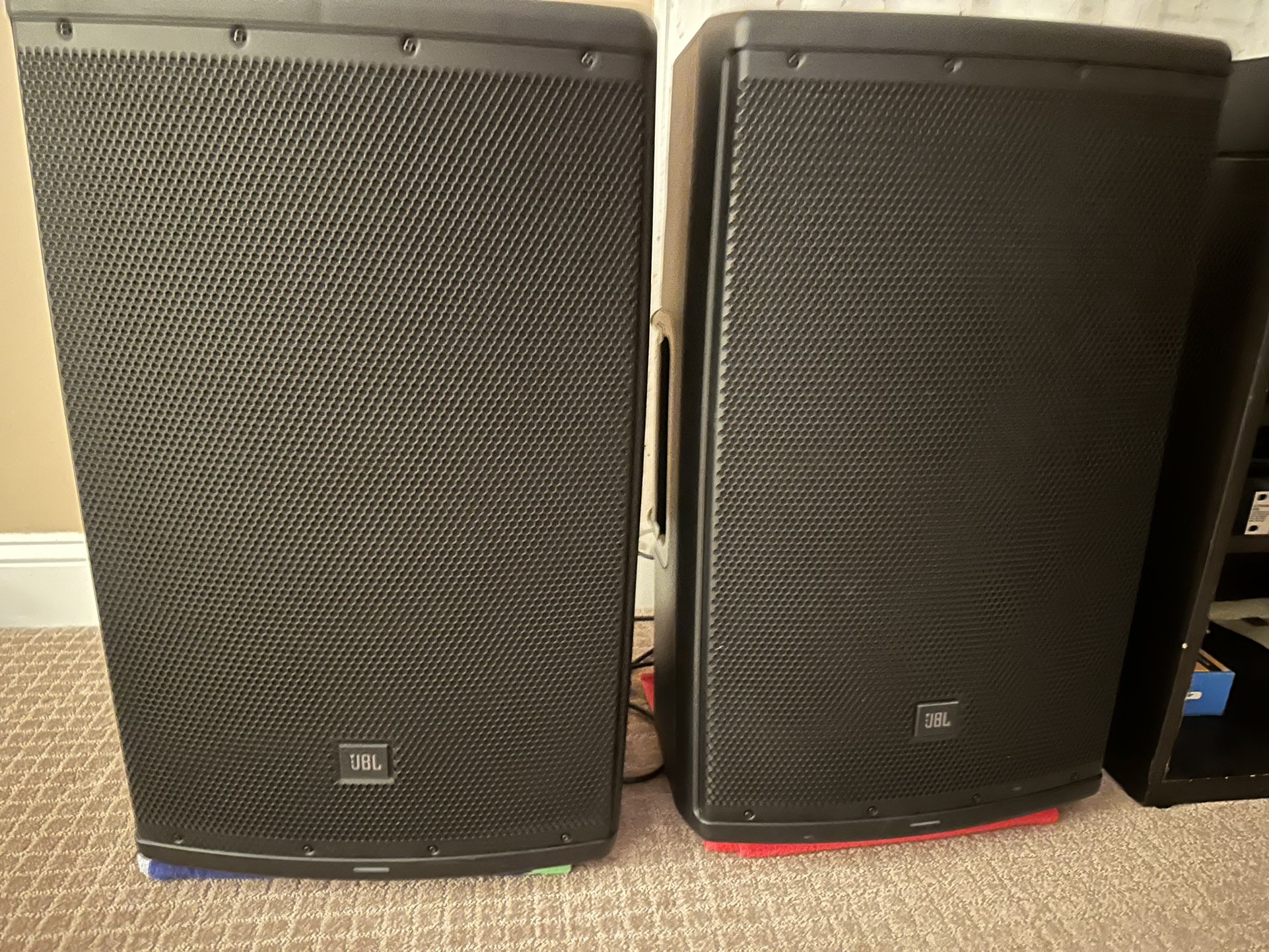JBL Powered Speakers EON 615