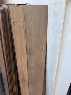 Wood-Look Flooring Planks Mixed Lot