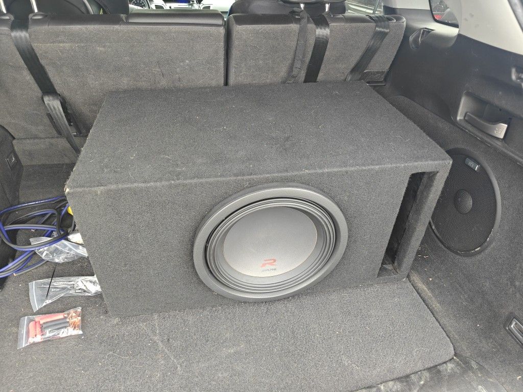 Alpine Type R 12 Subwoofer And Pioneer GM-DX871 Amplifier