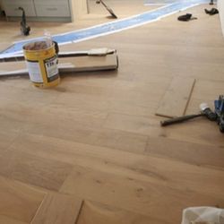 Waterproof SPC LVP VINL PLANKS LAMINATE WOOD FLOORS INSTALLERS MATERIALS
