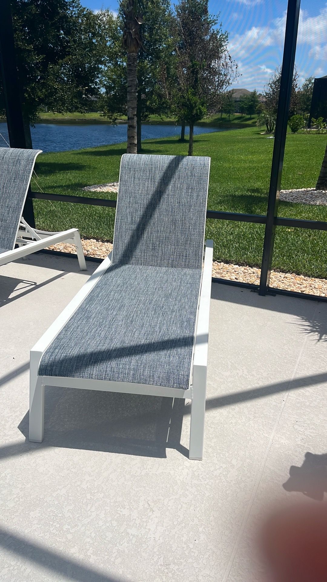 Pool chaise lounge