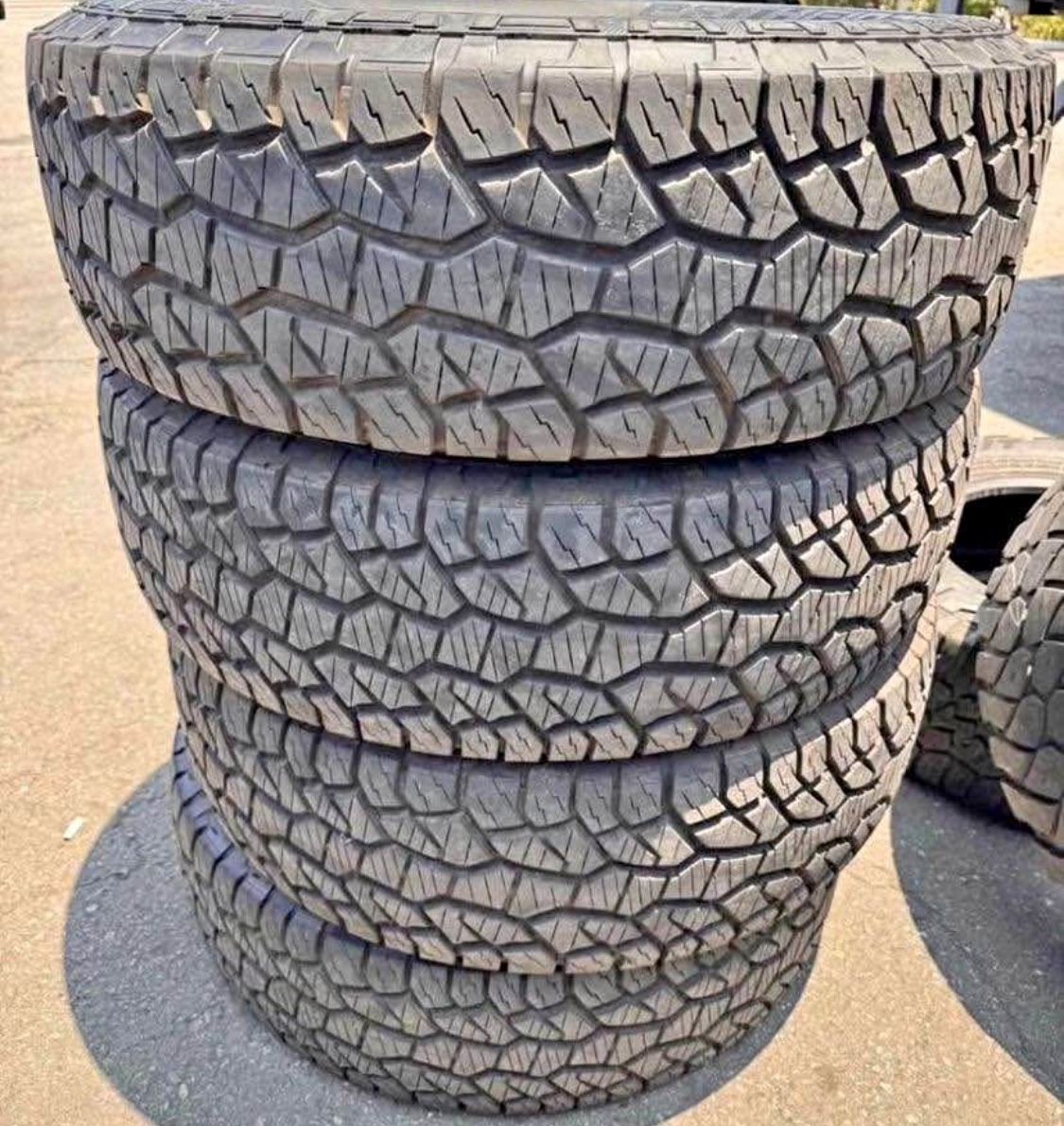 265 70 17 Cooper Tires Con 80% De Vida Las 4
