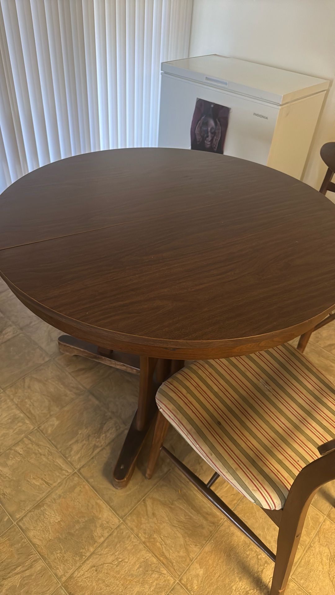 Circle Kitchen Table 