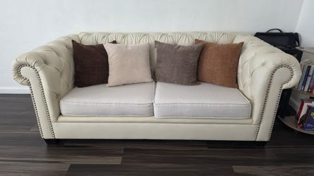 Comfortable Cream Sofa – Good Condition