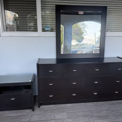 Dresser Set