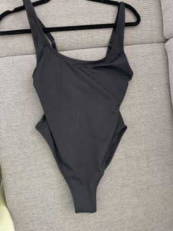 Skims Swim Scoop Neck One Piece 