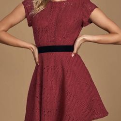 Lulu’s crochet fit and flare maroon dress M