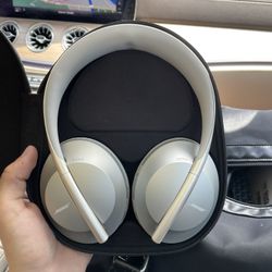 Bose Headphones 700