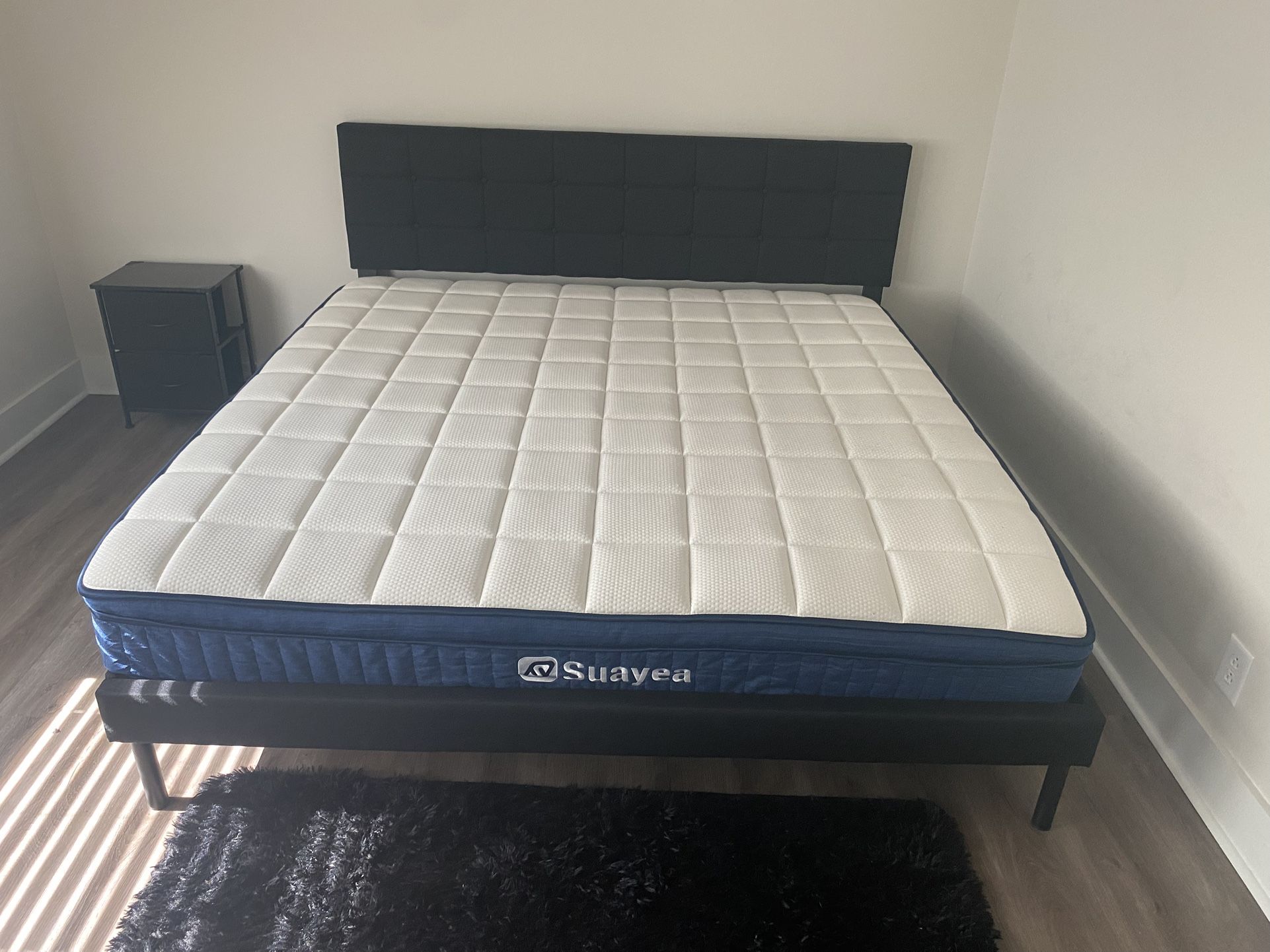Sauyea King Size Mattress With Bed Frame