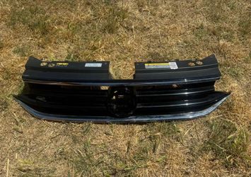 2022 - 2024 VOLKSWAGEN TIGUAN UPPER GRILL OEM
