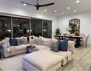 Sectional (Like New)
