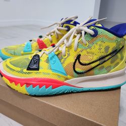 KYRIE 7 