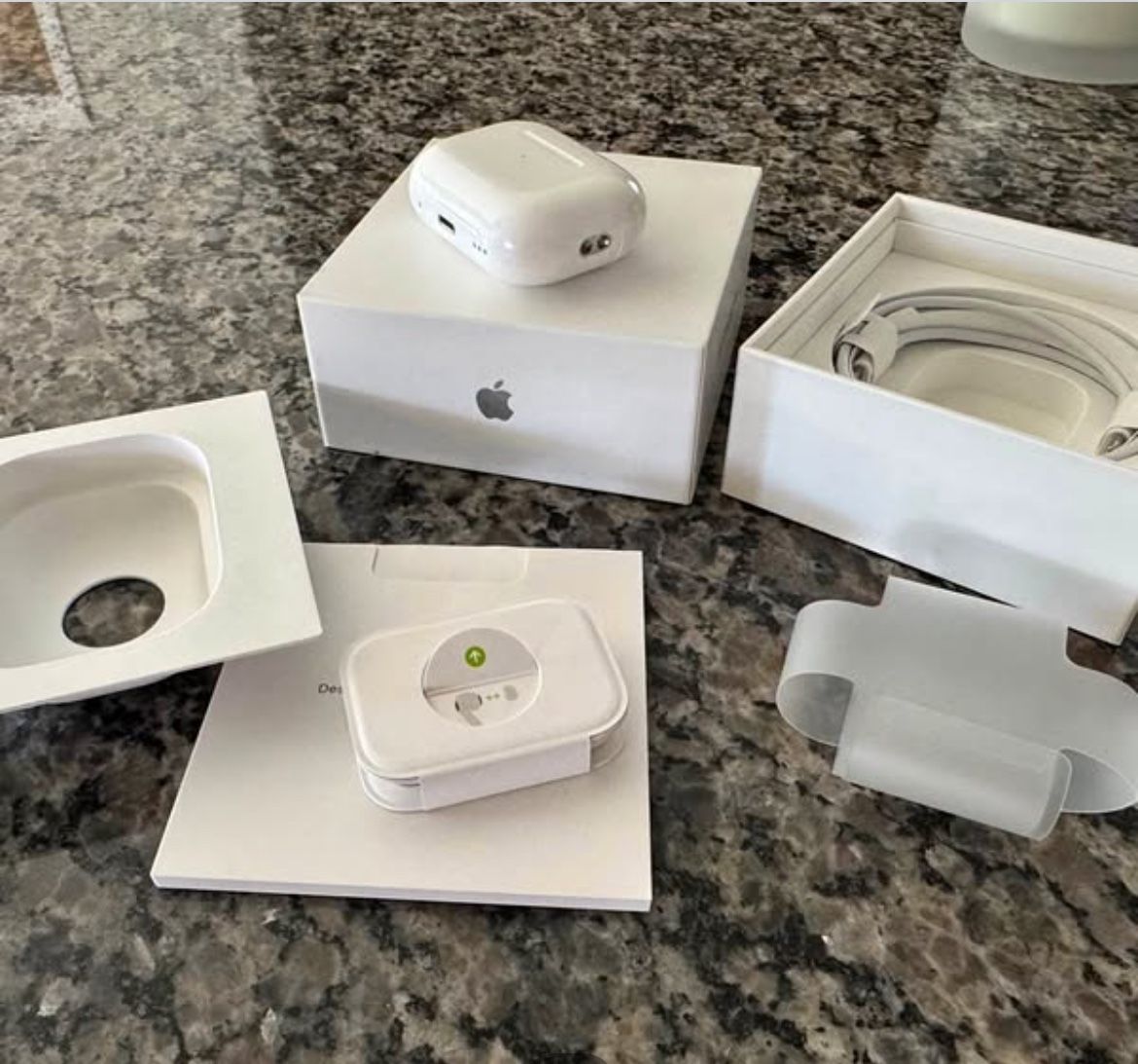 Airpods Pro 2 magsafe charging case+lighting connector