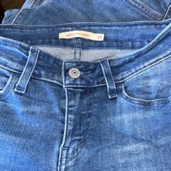 Womens Levi’s 535 Super Skinny
