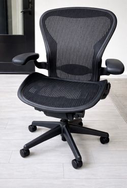 Herman Miller Aeron Chair – Excellent Condition