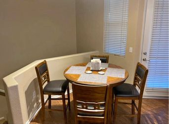 Kitchen/ Dining room table