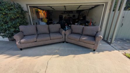 Sofa and loveseat set