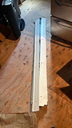Working white wood blinds