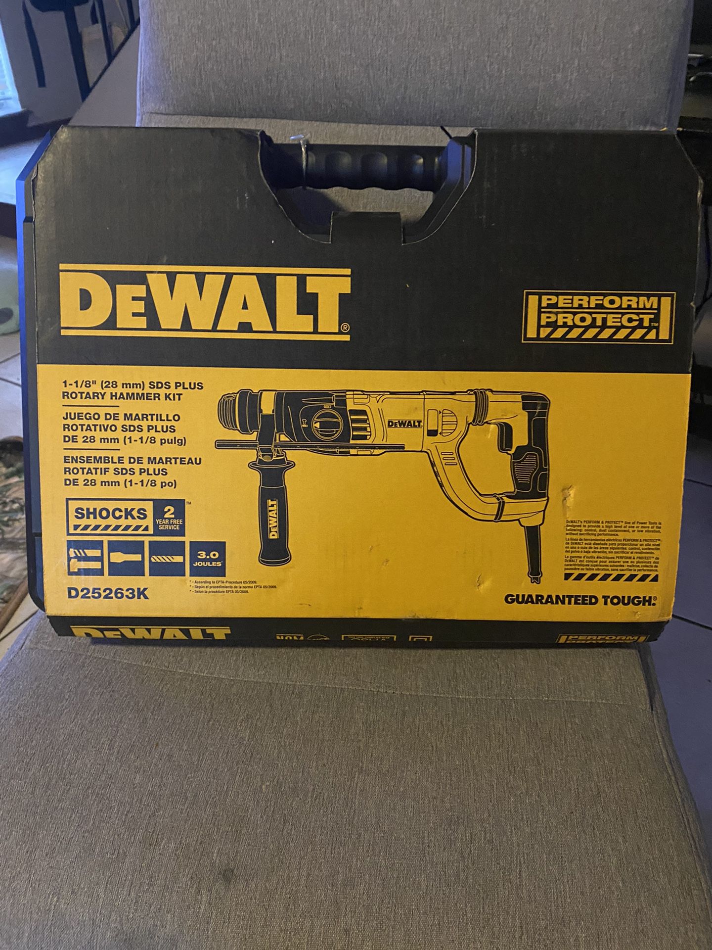 DEWALT  8.5-Amp 1-1/8-in Sds-plus Variable Speed Corded Rotary Hammer Drill