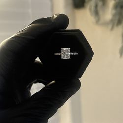 2ct Radiant Rectangle Moissanite Wedding Ring Size 6 - Sterling Silver ✅