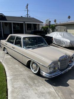 1966 Mercedes 250S - W108