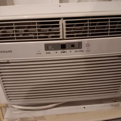 Frigidaire Window AC Unit