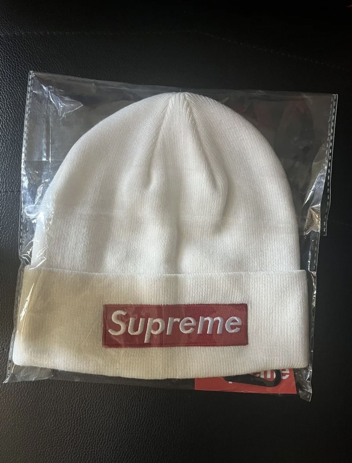Supreme White Beanie Cap 2018 ( Irregular ) " DEAD STOCK ) NEW