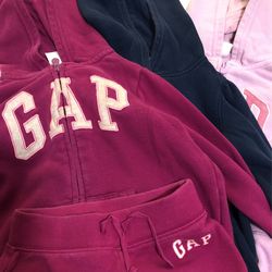 Gap Sweater And Sweatpants