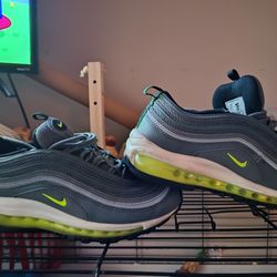 Size 7 Nike Air Max