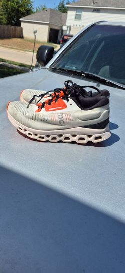 On cloud womans  shoes
