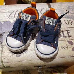 Converse Toddler Size 5