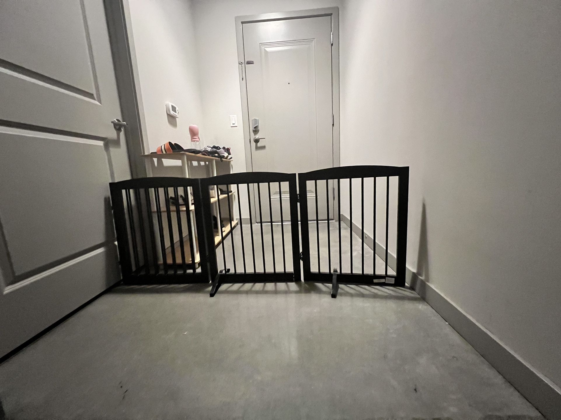 Adjustable Baby/Dog Gate – Secure & Easy to Installg