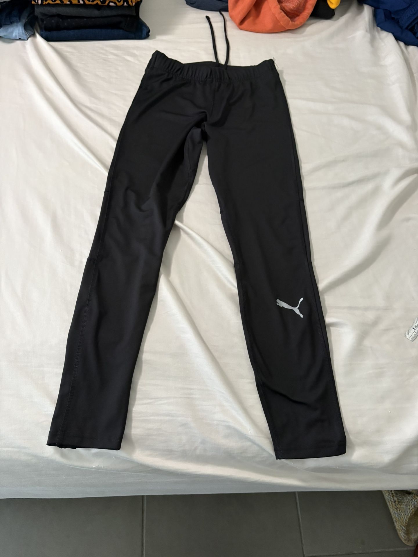 Puma Women’s Medium Leggings $4