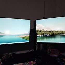 Desktop With Duel Monitors 