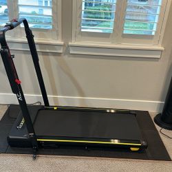 Folding Treadmill – Excellent Condition! 🌟