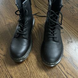 Doc Martens 1460 Y Boots