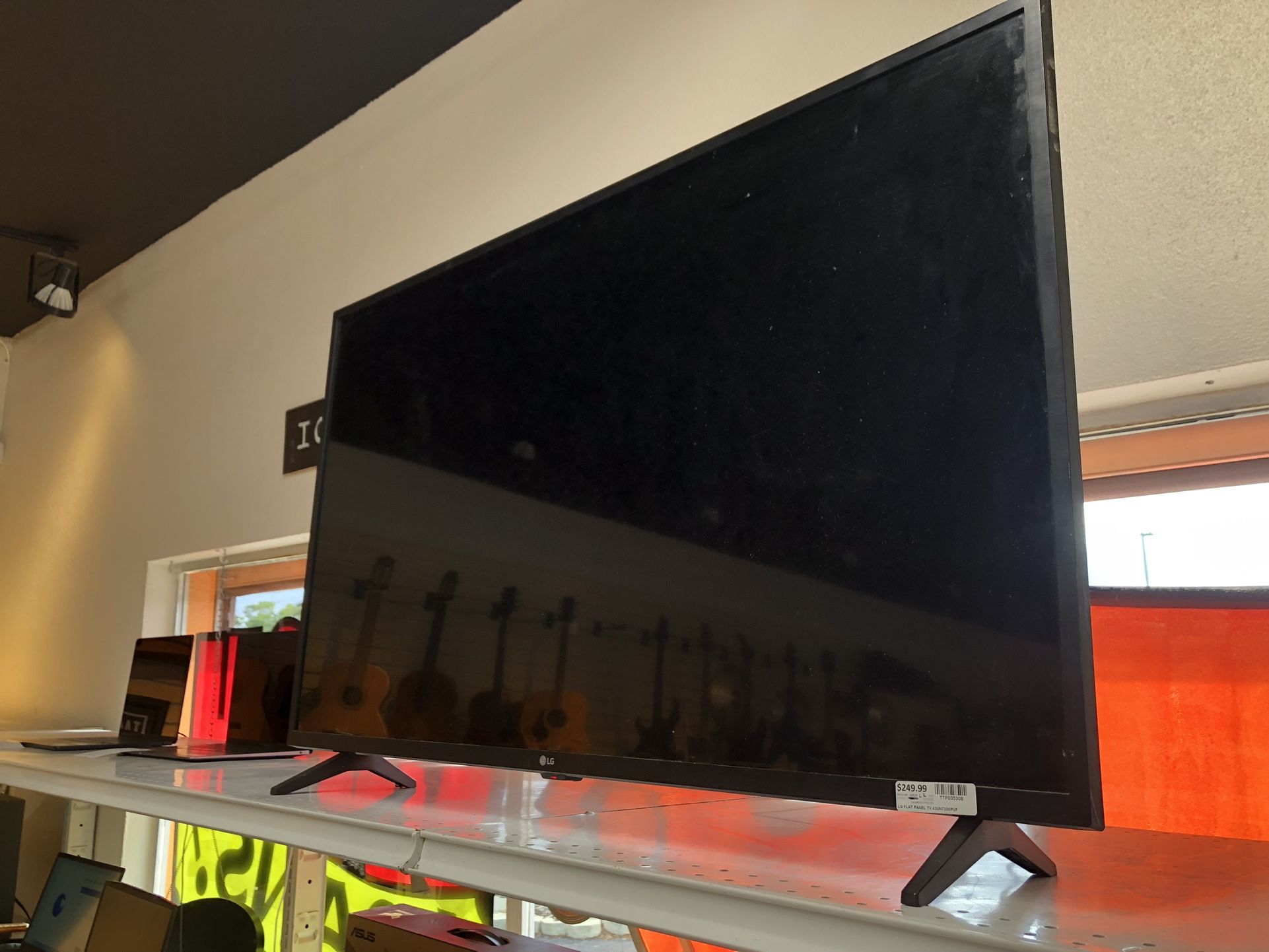 LG TV 43 Inch