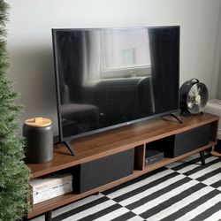 SMART TV - LG 43” AND STAND TV