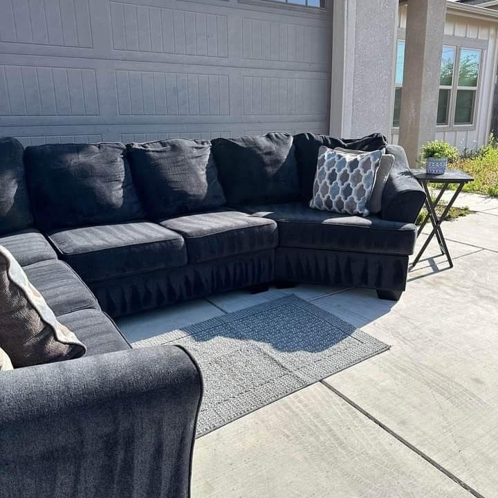 Gray Sectional Couch for Sale in Los Angeles, CA OfferUp