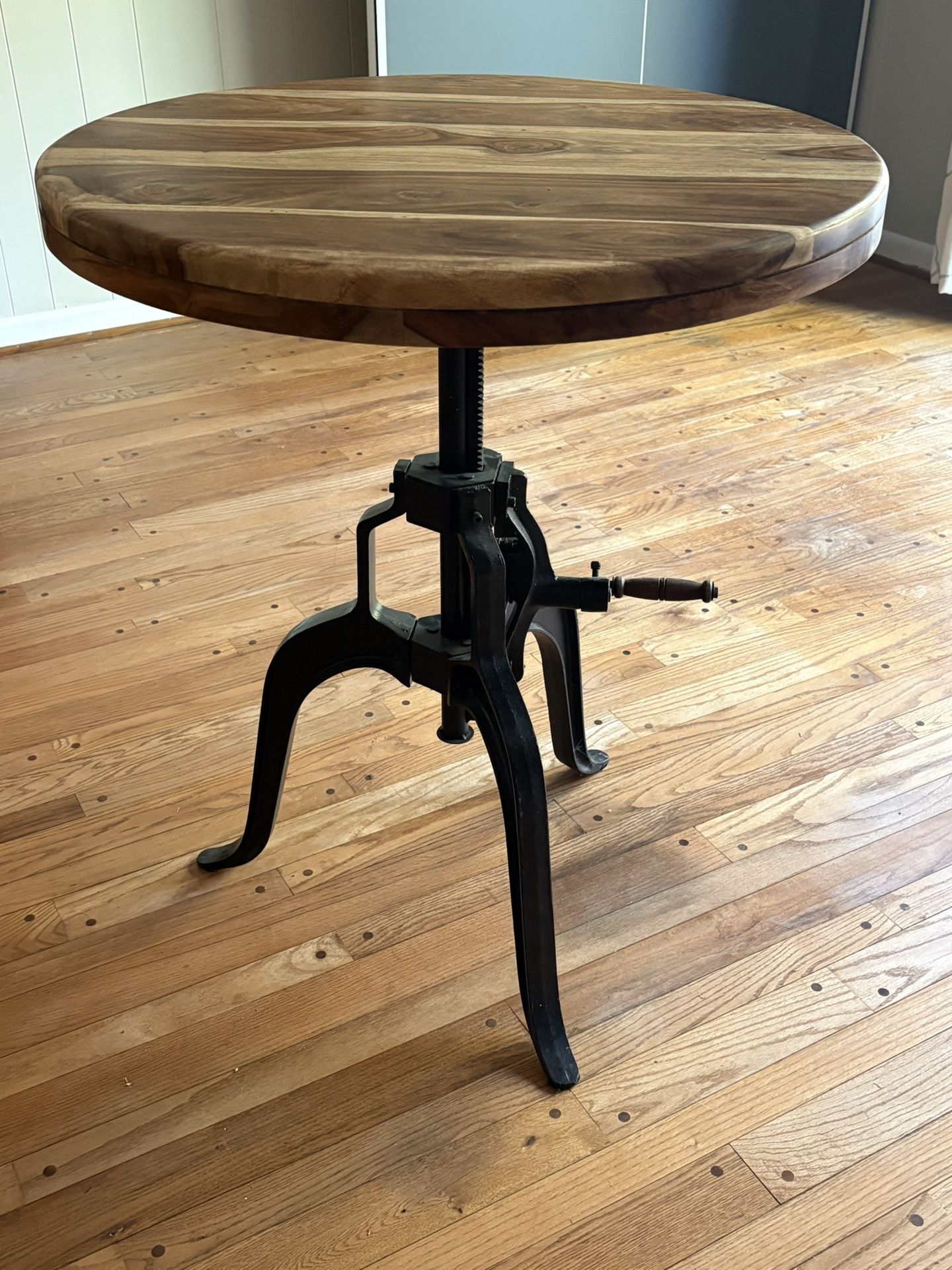 Adjustable Dining table with solid wood top and metal base And 4 Stools