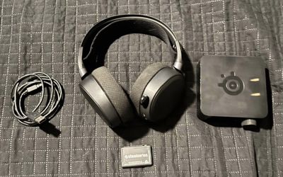 Arctis 7+ Wireless 7.1 Surround Sound Gaming Headset for PS5, PS4, PC, and Switch - Black