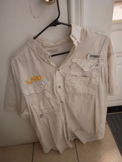 Like new lau shirt Magellan