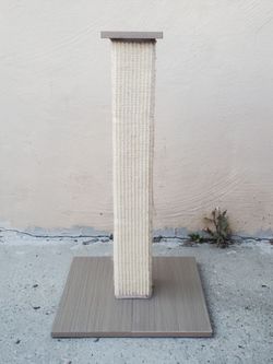 Square cat scratching post