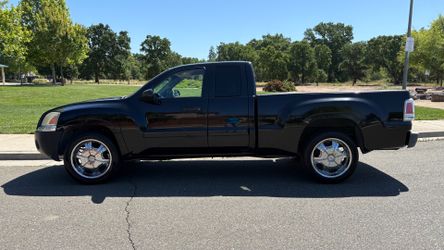 2007 Mitsubishi Raider