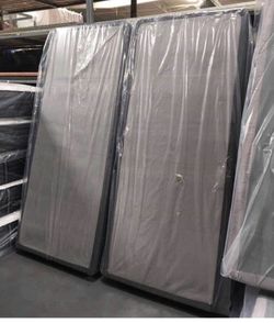 King size box springs new