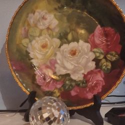 Gold Trimmed Floral Design Collectors Plate