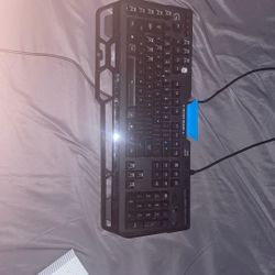 Logitech G915 LIGHTSPEED Wireless RGB Mechanical Gaming Keyboard-GL Clicky